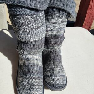 Muk Luks Women's Black and Gray Knit Moccasins